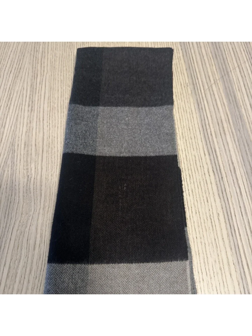 100% Cashmere Scarf Plaid Made in Scotland Gray Maroon Herringbone Fringe